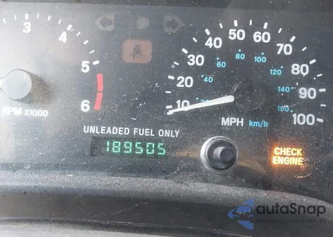 1997 Jeep Wrangler Se z USA, uszkodzony, nr VIN 1J4FY29P0VP439450